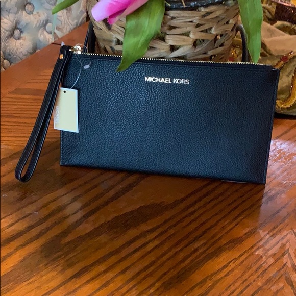 MICHAEL Michael Kors Handbags - Michael Kors Jet Set Black Clutch Wristlet